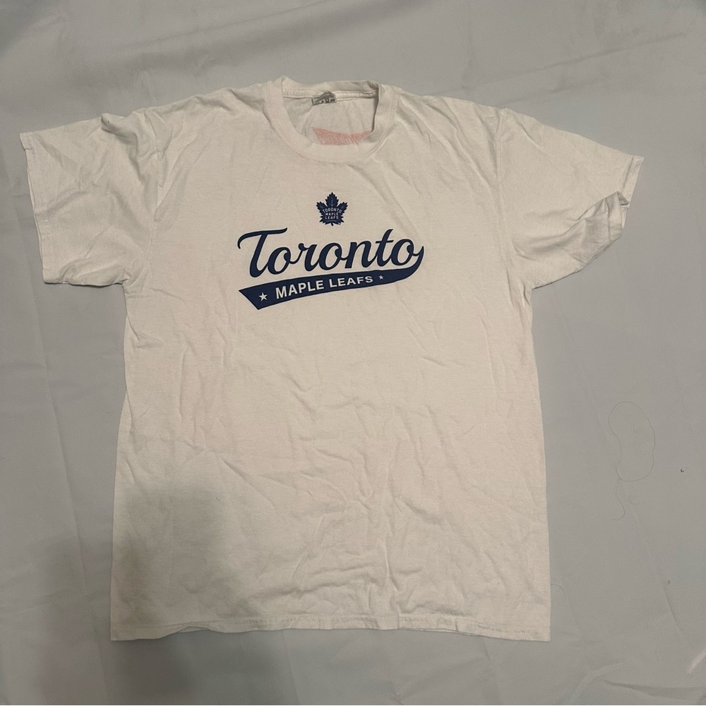 🍁🏒 Toronto Maple Leafs Men’s T-Shirt – Size Large 🏒🍁